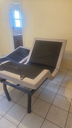 Structures Adjustable Base Remote Controls (Pair)