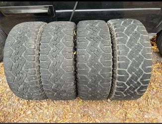 Set tires 275/55/20 same 275/55r20
