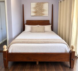 Solid Wood Four-Poster Bed Frame – Beautiful Traditional Design