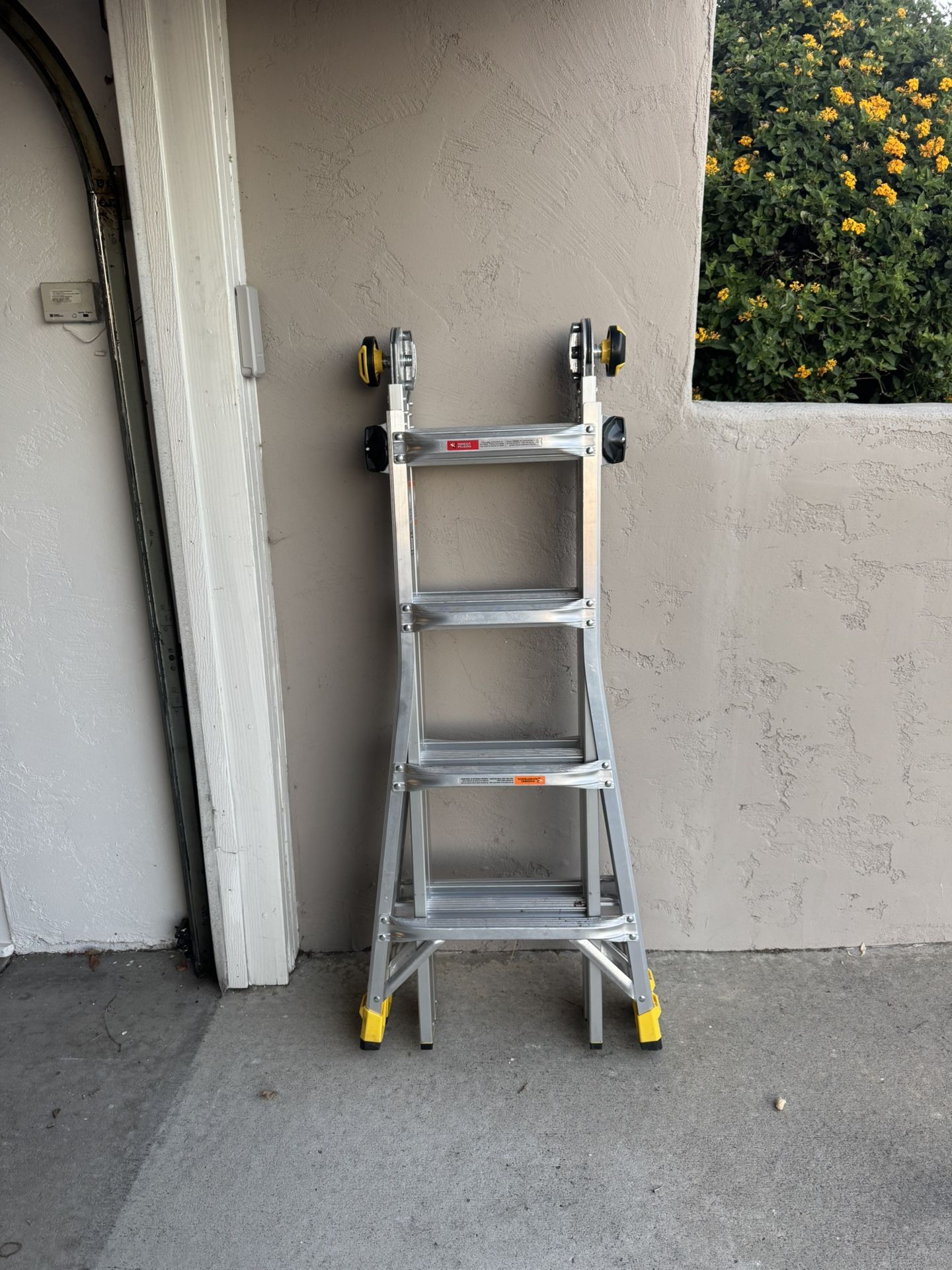 Gorilla Ladder 18 Ft Foldable