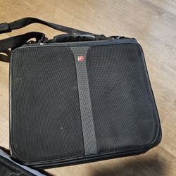 Swiss Wenger Laptopt And School https://offerup.co/faYXKzQFnY?$deeplink_path=/redirect/ New