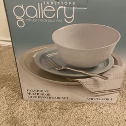 12 Pc Dinnerware Set