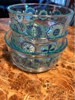 Set of 4 vintage MCM Pyrex Turquoise Blue Daisy Medallion bowls.