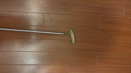 Golf putter