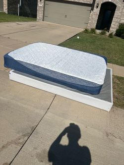 FREE Quick size mattress and box spring FREE