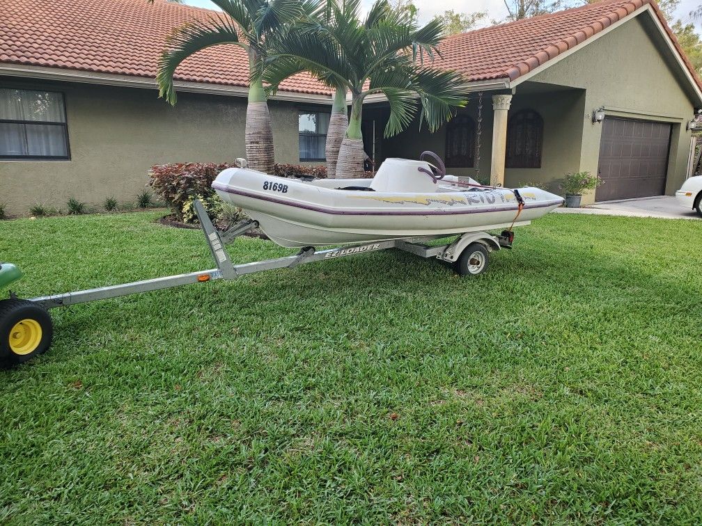 1998 12ft Logic Rib Center Console