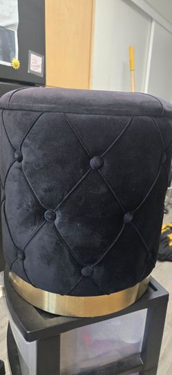 Ottoman seat (black velvet)