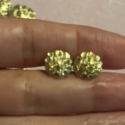 10k Nugget Earrings 