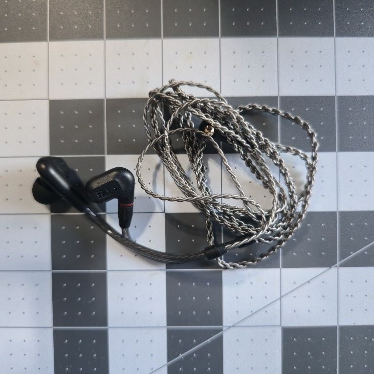 Sennheiser IE 200 In-Ear Headphones