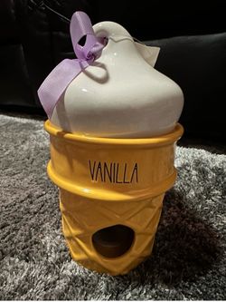 Rae Dunn Ceramic Vanilla Ice Cream Cone Shaped Bird House/Feeder