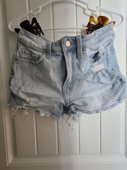 2 pairs light washed jean shorts size 0/2
