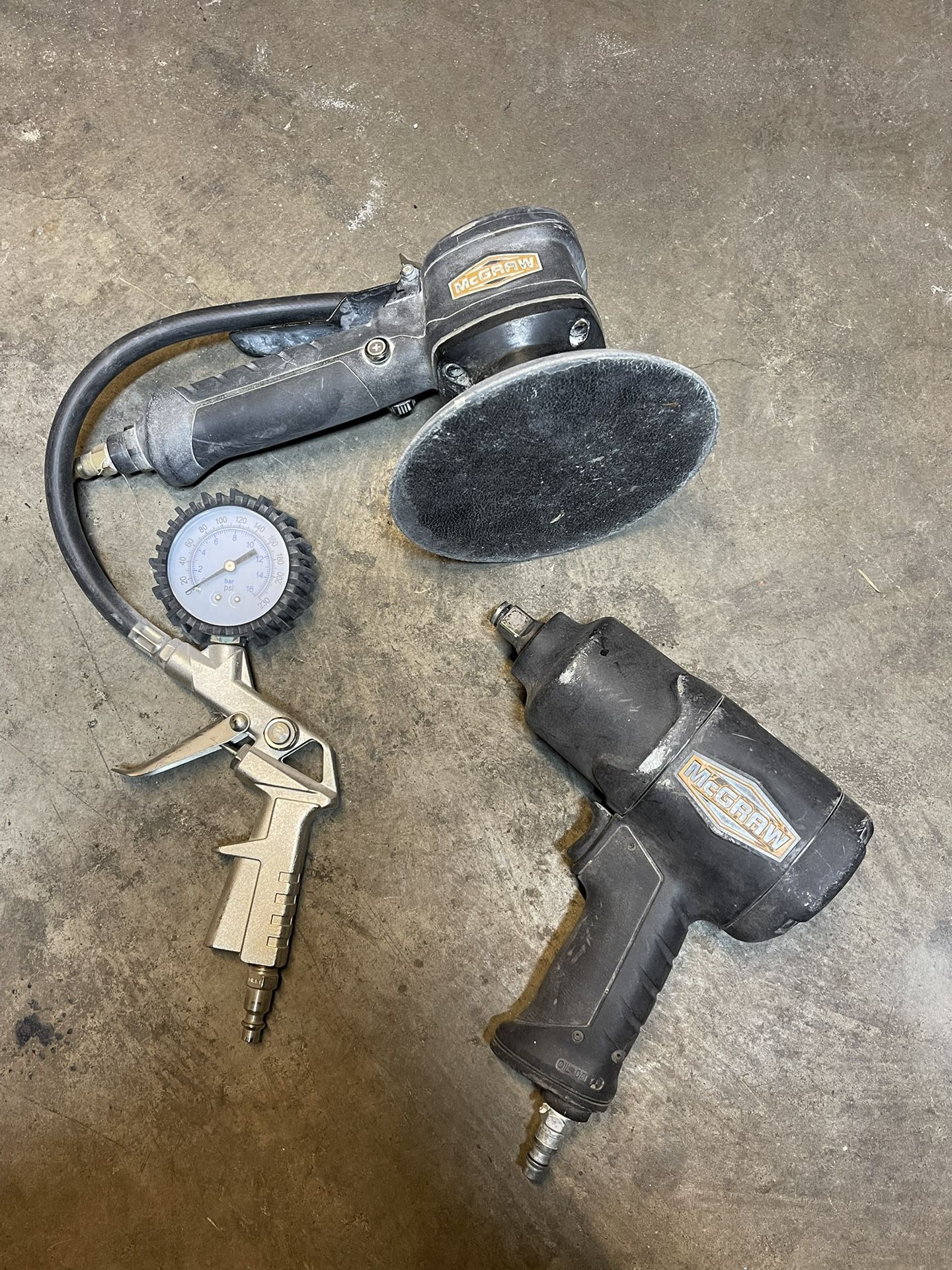 Air tools set: 1/2 impact wrench, dual action sander, tire inflator