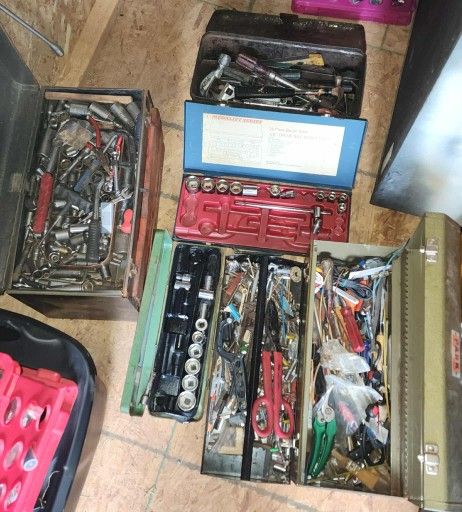 MAKE ME AN OFFER! Lot of tools of all kinds, new and used.