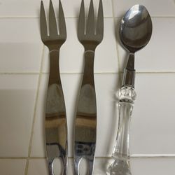 Oneida 10” Serving Fork And 9.5” Bellamo Serving Spoon.