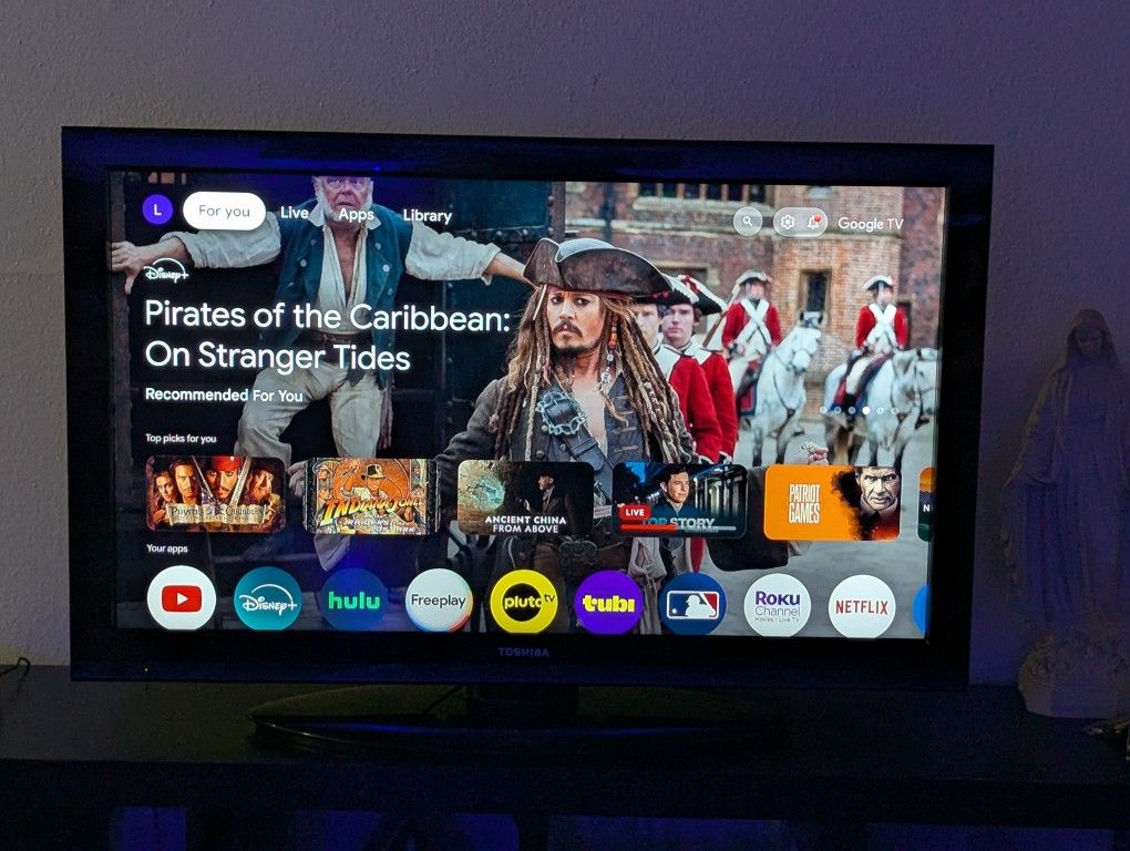 Toshiba 40E210U 40" 1080p LCD TV and Chromecast with Google TV HD