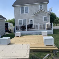 16‘ X 20 Foot Deck