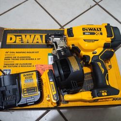 DeWalt Roofing Nailer Tools 20V MAX* 15° CORDLESS COIL ROOFING NAILER
