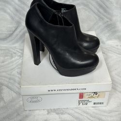 Steve Madden Darrina Black Leather Heeled Booties