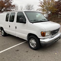 2005 Ford E-150