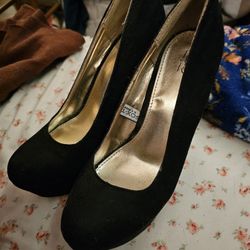 Black Suede 3-4in Wedged Pumps