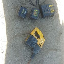 Dewalt 24v drill with charger Dead Battery's  look Read Add