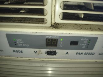 Frigidaire 6,000 BTUs air conditioner