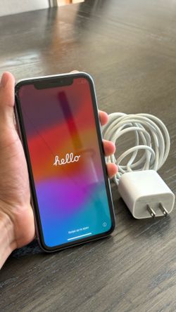 64GB Iphone 11 - With Free Charger