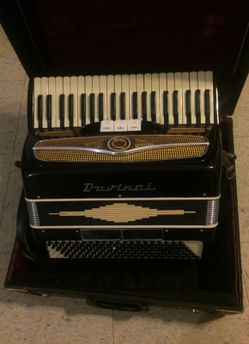 Davinci acordeon mad in Italy 120 bass 3/2 register