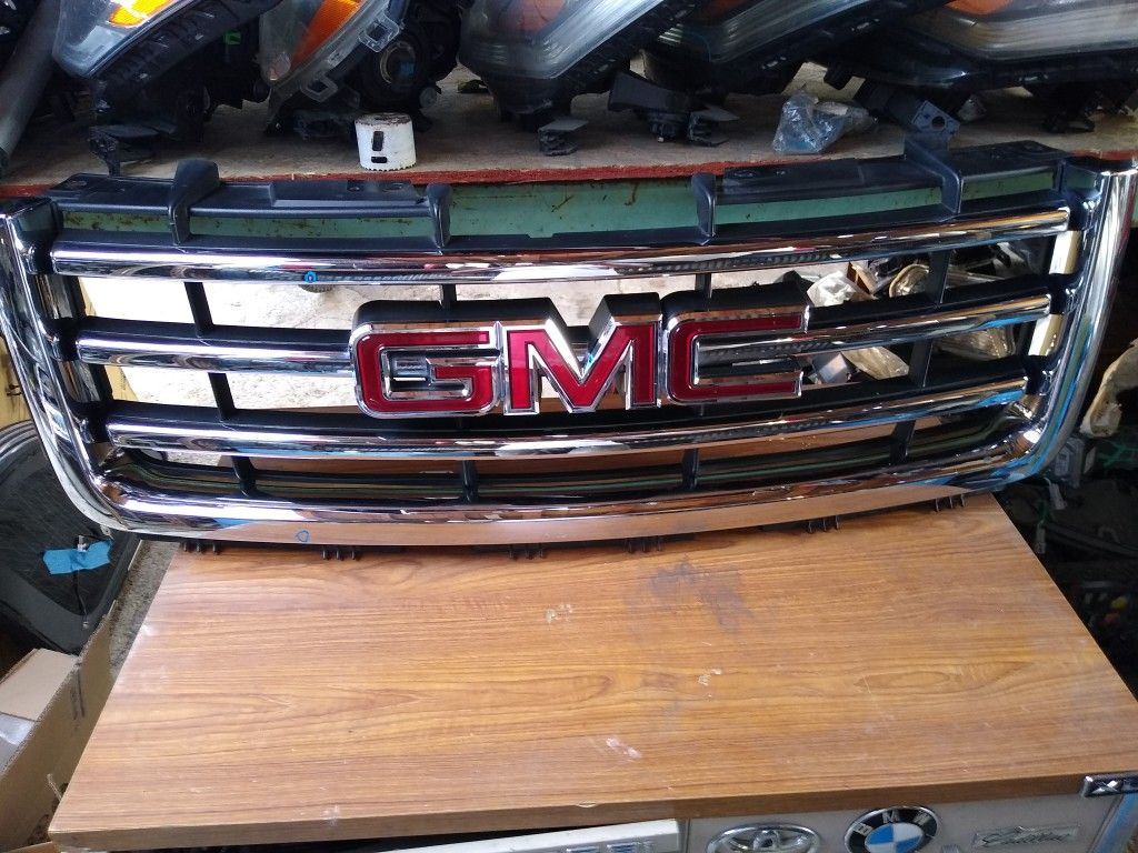 2007 2013 GMC Sierra 1500 Chrome front grille OEM use22924486