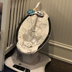 4moms mamaRoo Multi-motion Baby Swing 
