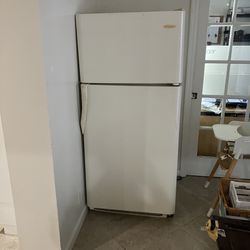 Frigidaire Refrigerator 