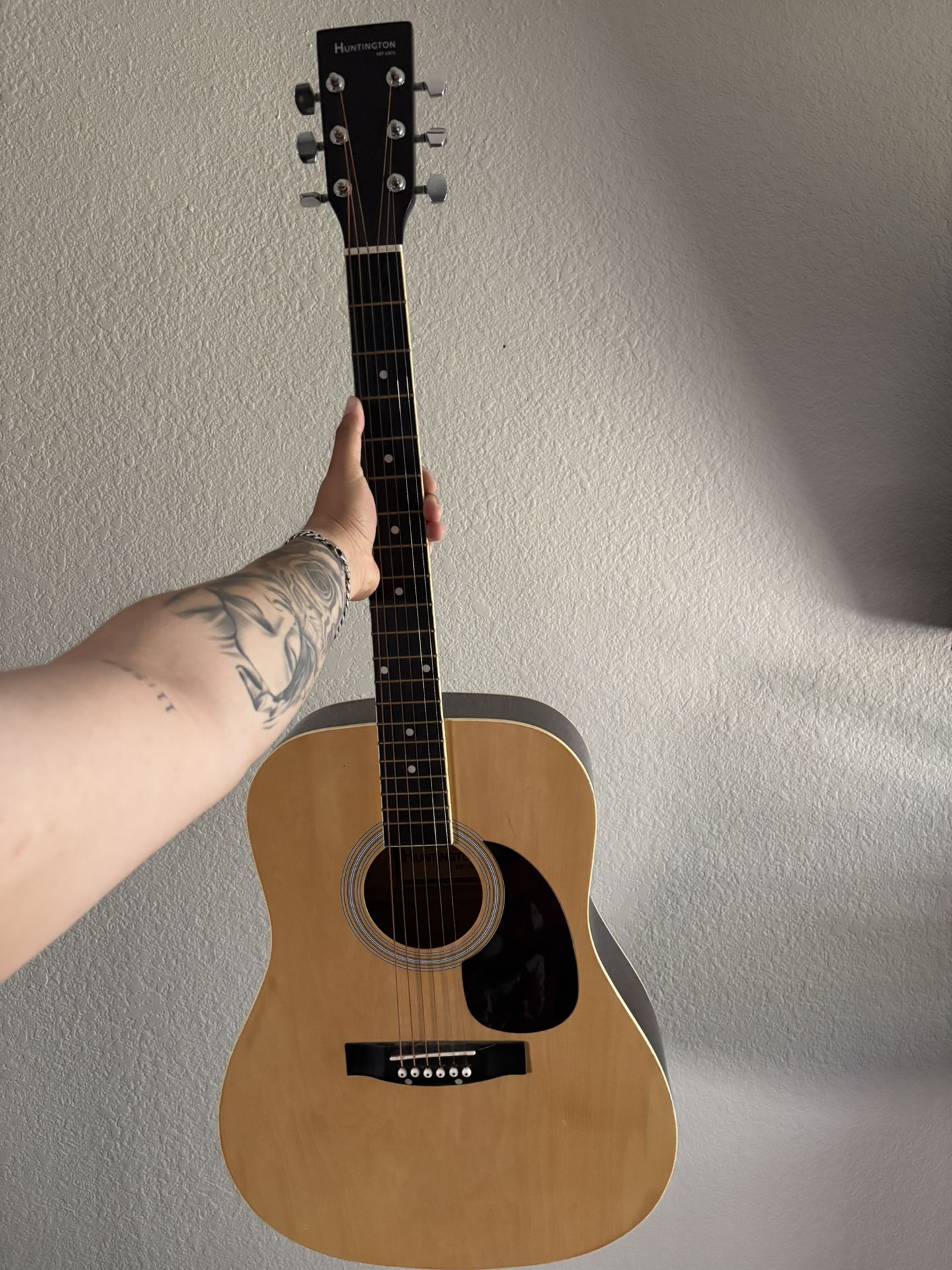 Huntington Acoustic Guitar