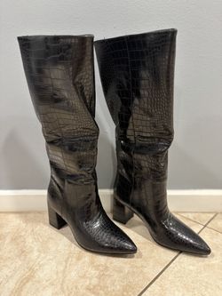 Women’s Faux Crocodile Print Boots 7