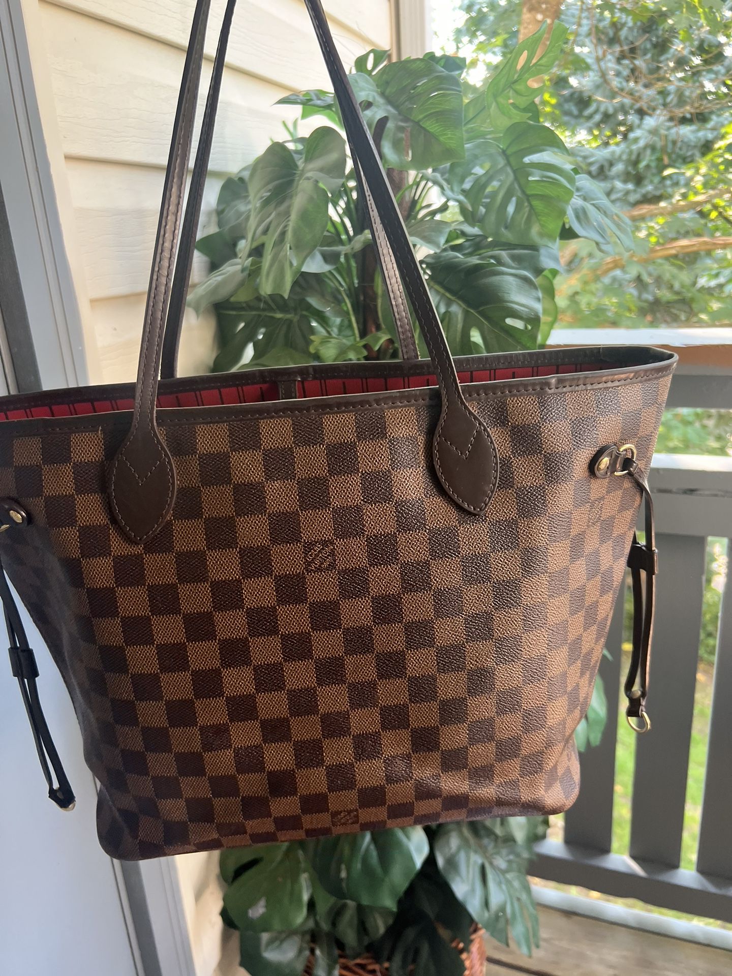Louis Vuitton MM neverfull for Sale in Kent, WA - OfferUp