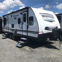 2020 Winnebago 2500FL