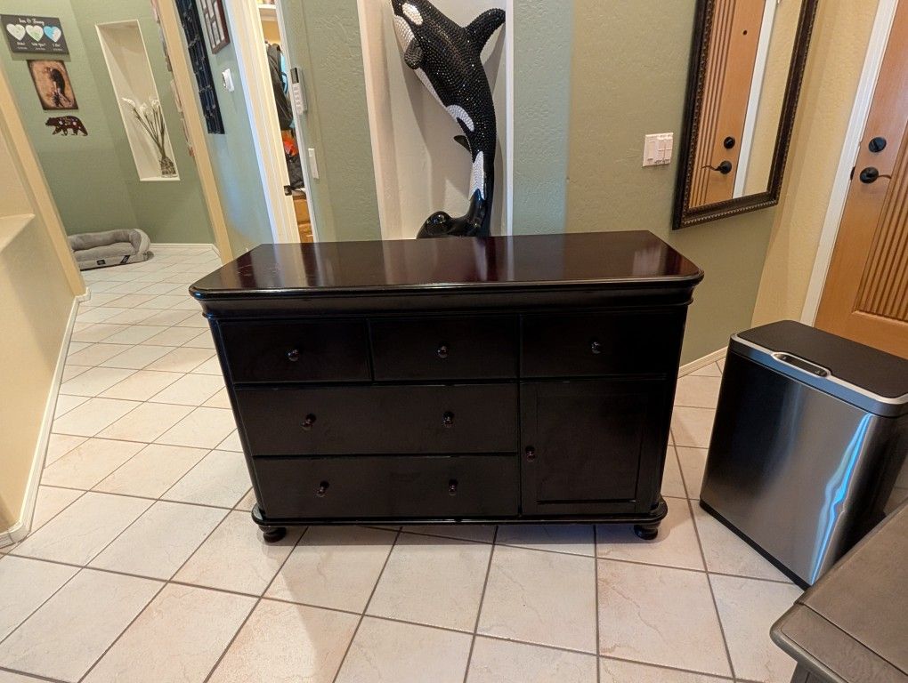 Changing Table Dresser