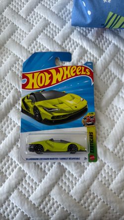 2026 Hot Wheels '16 Lamborghini  Centenario  Roadster 2/250 Lime Green,