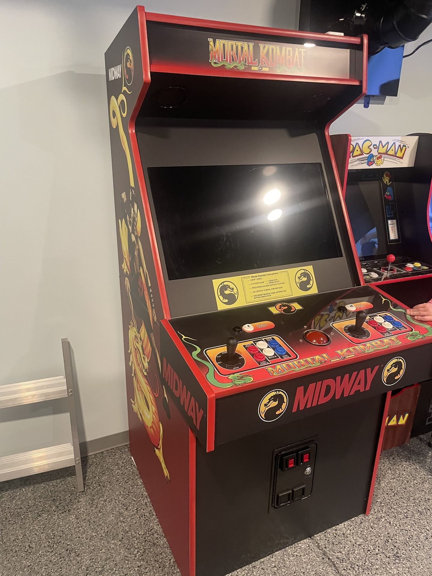 Mortal Combat Arcade Machine 
