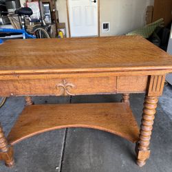 Antique Solid Oak Table with Drawer – Beautiful Detail