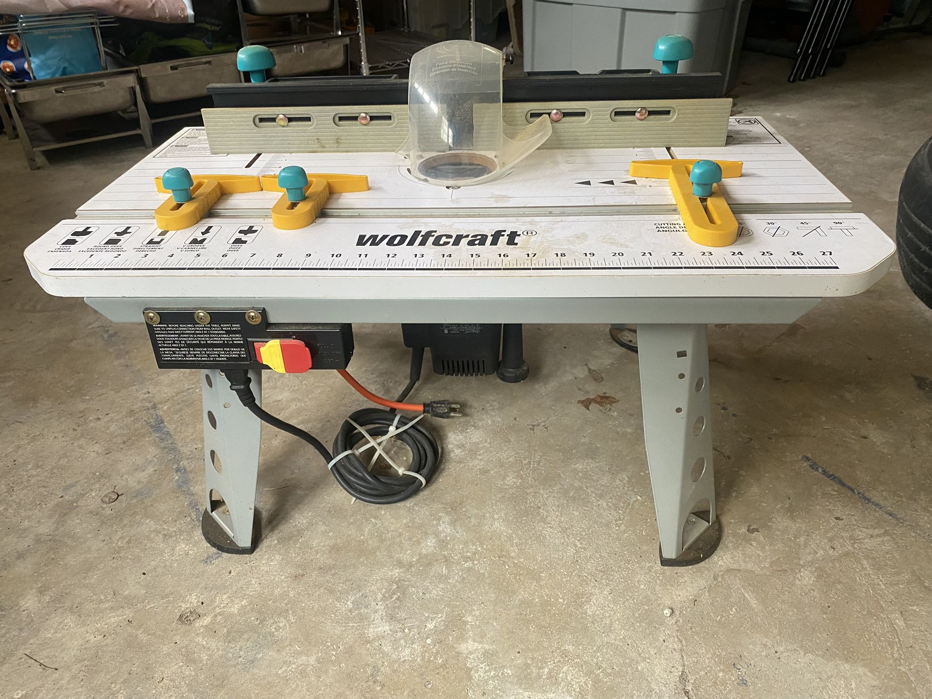 wolfcraft Router table with Freud FT2000E router and bits