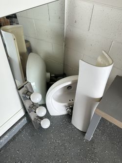 New sink, mirror and lamp