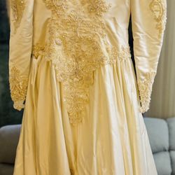 Vintage Elegant Wedding Gown