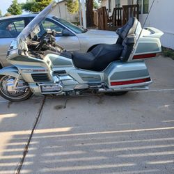 FOR SALE 1999 HONDA GOLD WING $ 1500.00