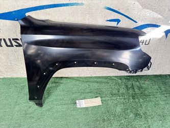 2014 - 2023 TOYOTA 4RUNNER 4 RUNNER RIGHT FENDER OEM AY82367 w/ holesforflares