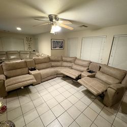Like New Reclining Sectional