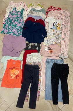 Girls 5T - 39 pieces in this Clothing Bundle