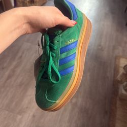 Women’s 6.5 Adidas 