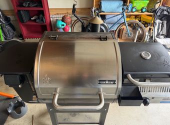 Camp Chef Woodwind 24 pellet grill with extras!!