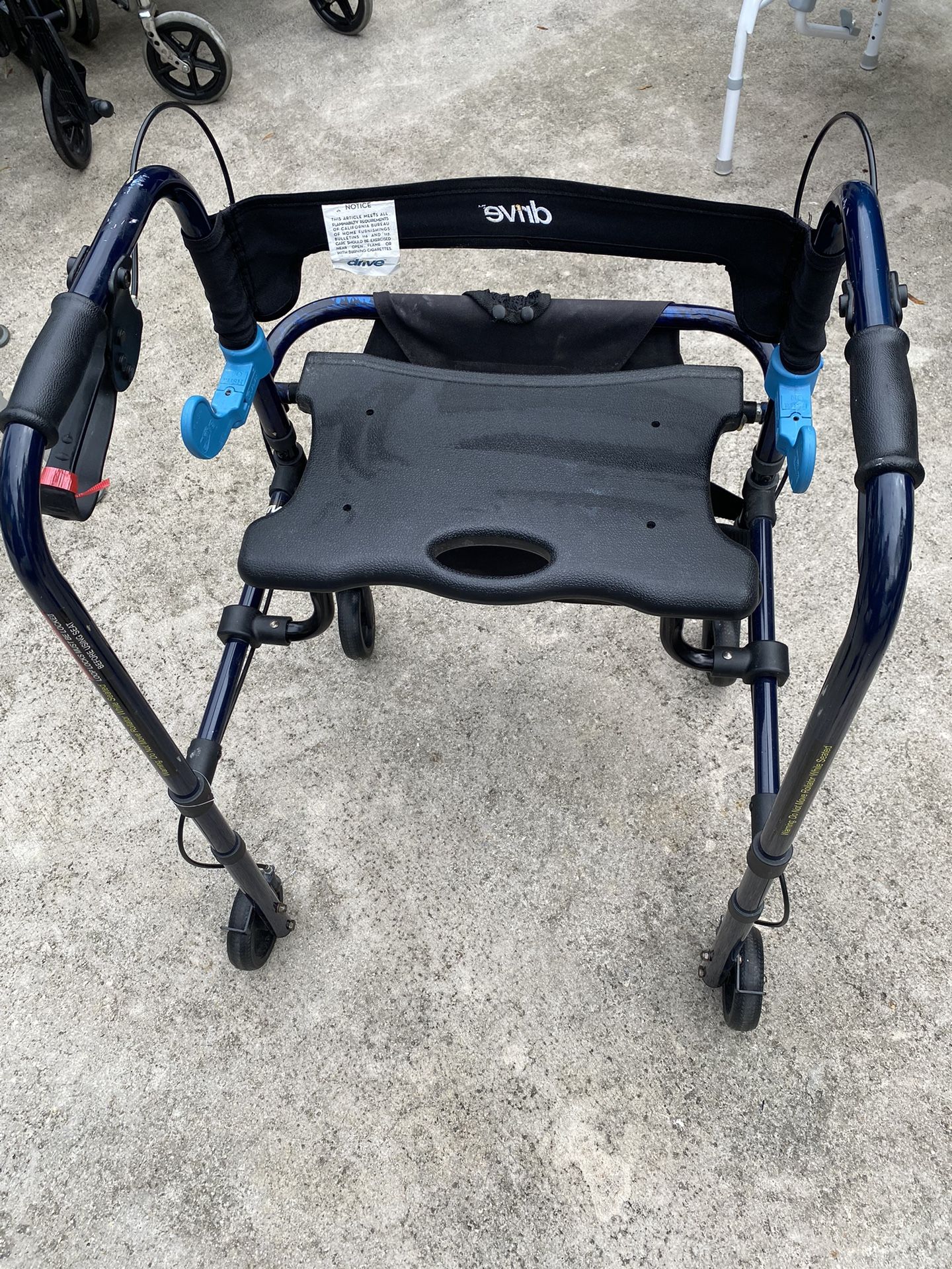 Rolling Knee Walker With Seat