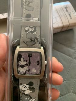 Disney women’s grey Watch